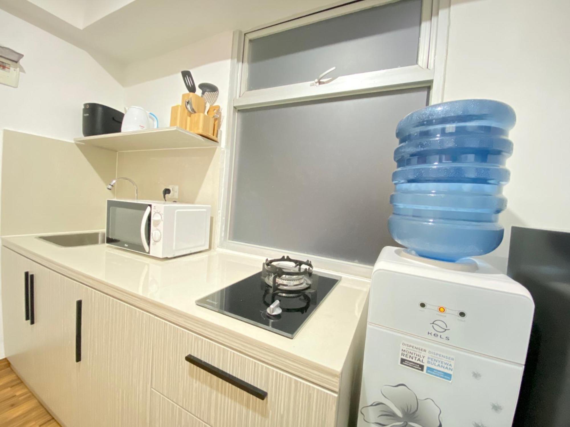 Modern And Well Furnished 2br At Jarrdin Near Cihampelas Walk By Travelio