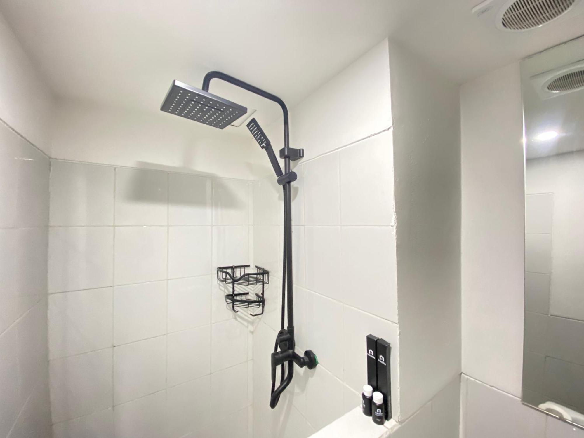Modern And Well Furnished 2br At Jarrdin Near Cihampelas Walk By Travelio *