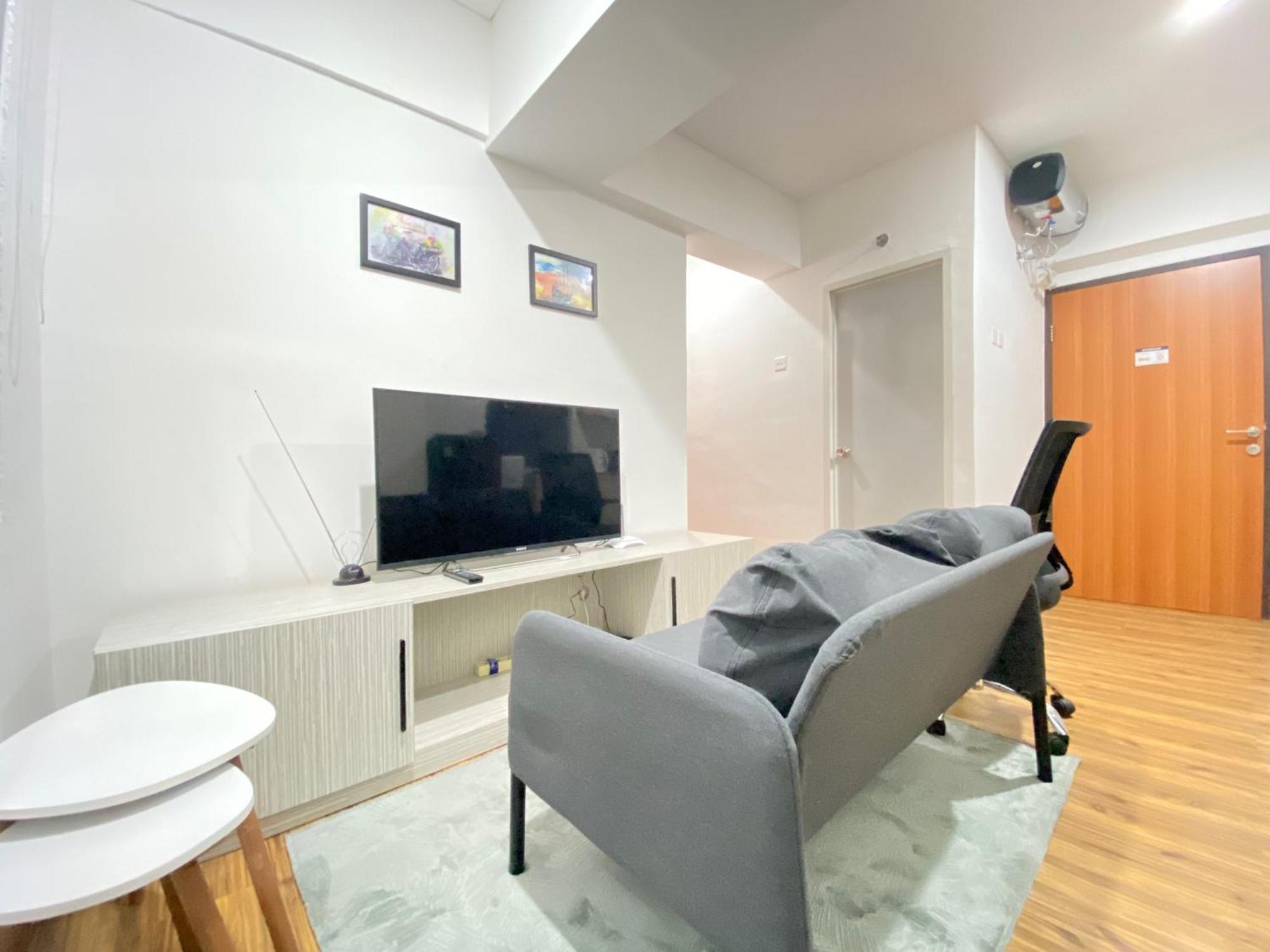 Apartemen Modern And Well Furnished 2br At Jarrdin Near Cihampelas Walk By Travelio
